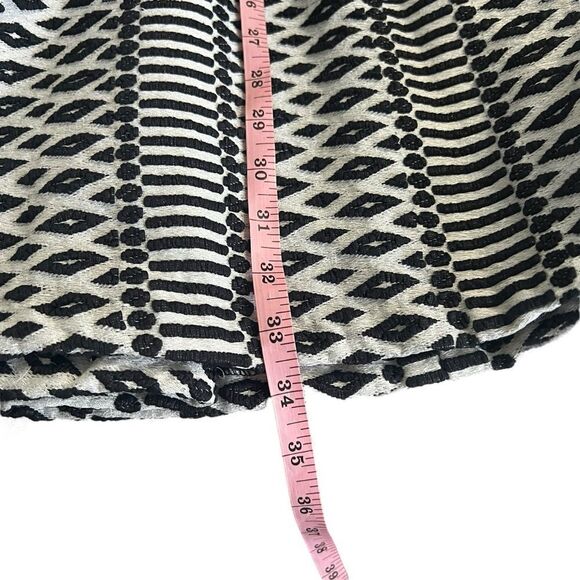 Hunter Bell Fit & Flare Cross Neck Cut Out Geometric Print Dress 2 - Picture 9 of 9